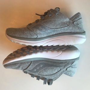 Saucony Kineta Relay Shoe with Memory Foam